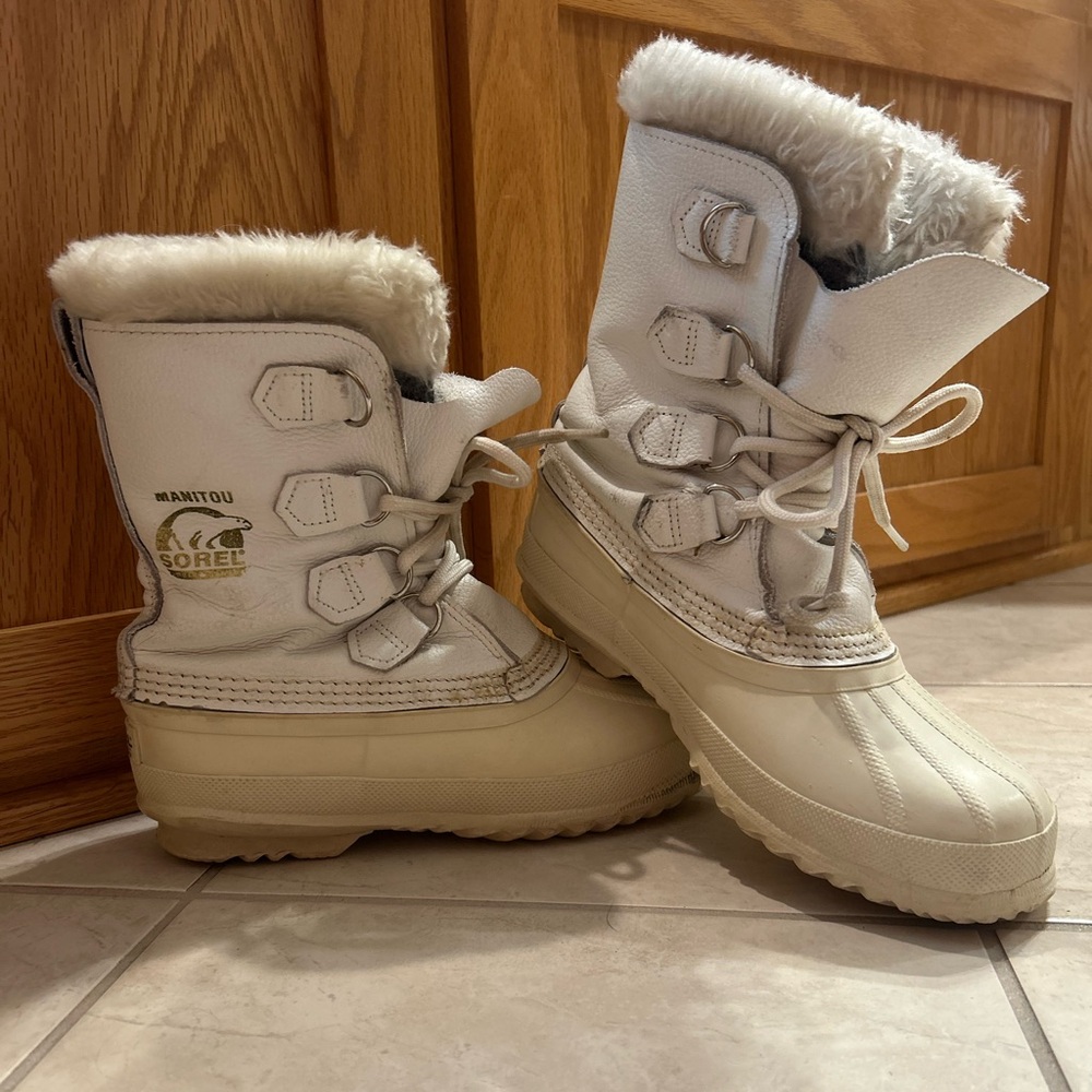 Sorel Vintage Women’s White Leather Manitou Winter Boots